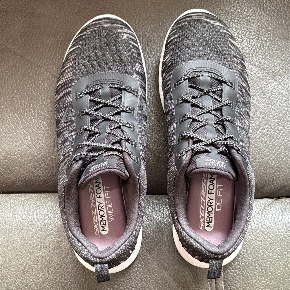 Sketchers black sneakers memory foam wide fit